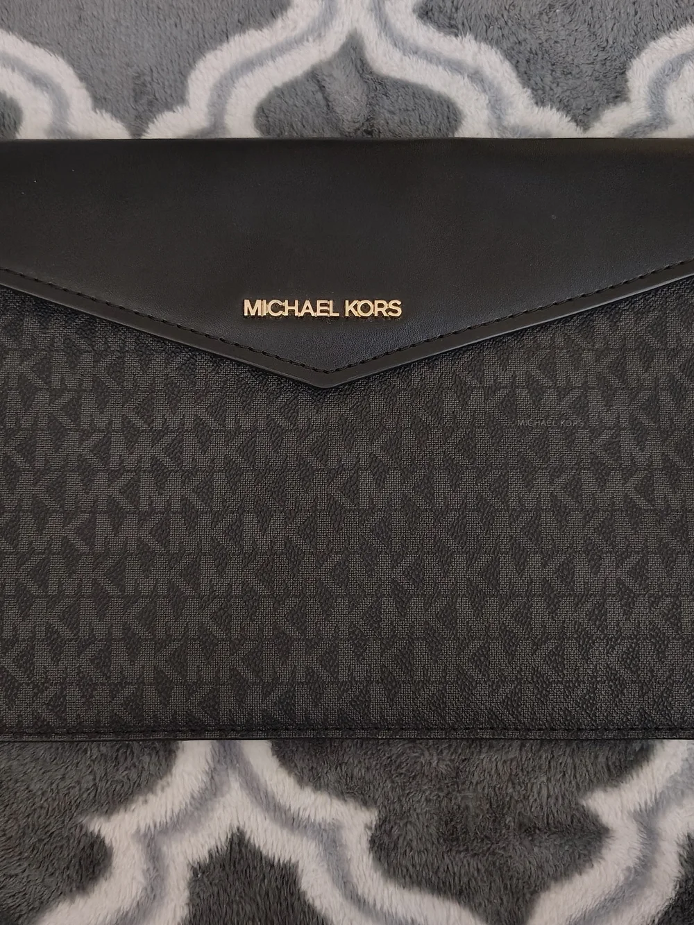 Michael Kors Maisie Large Clutch Leather Envelope Flap Wristlet